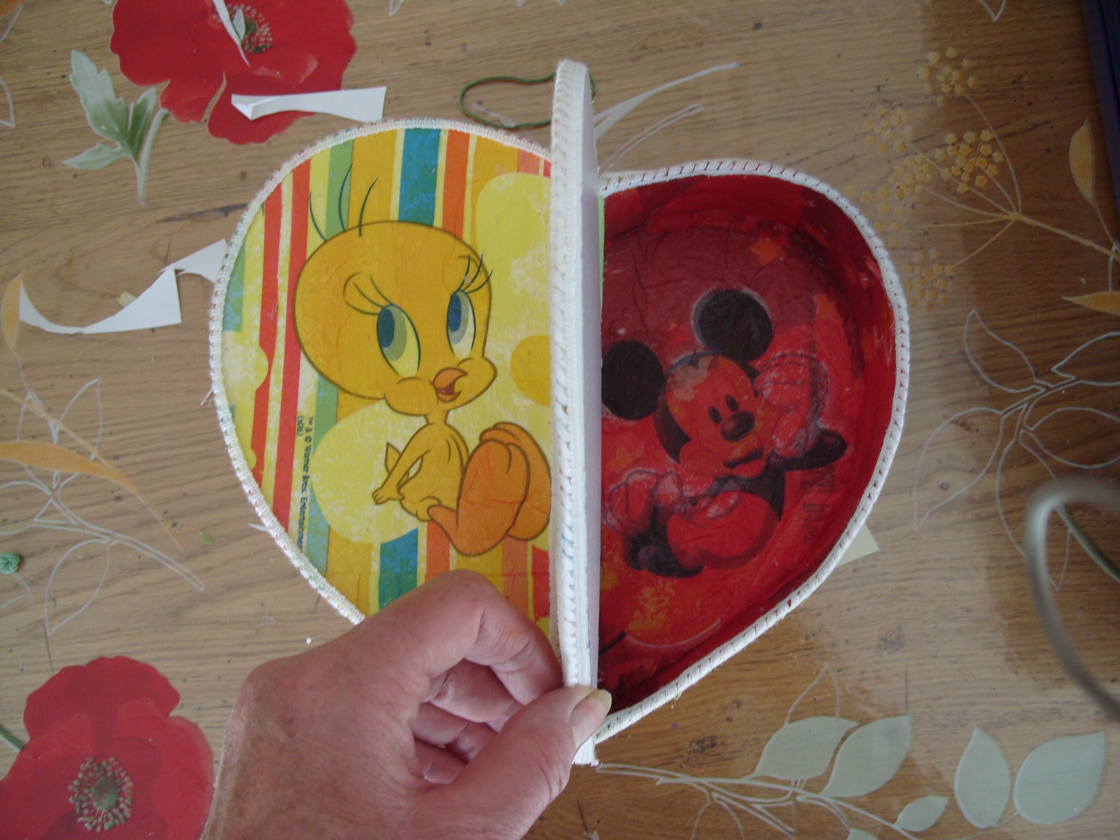 boite en forme de coeur titi